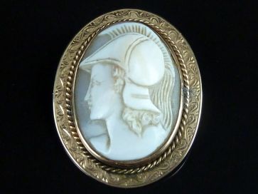  GOLD MOUNTED CAMEO BROOCH