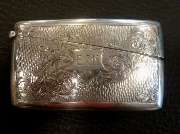 SILVER CURVED CARD CASE