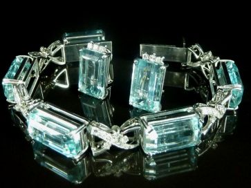 AQUAMARINE & DIAMOND BRACELET & EARRINGS