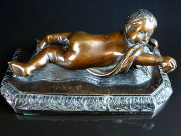 BRONZE CRAWLING BABY