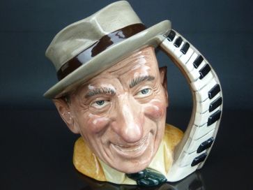 ROYAL DOULTON JIMMY DURANTE D6708