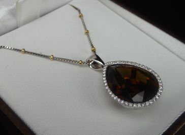 DIAMOND & QUARTZ NECKLACE