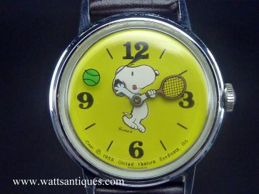 RETRO SNOOPY TENNIS WATCH