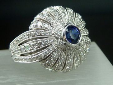 SAPPHIRE & PAVE DIAMOND RING
