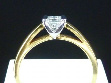 18ct Y.GOLD DIAMOND SOLITAIRE