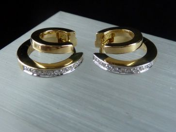 18K DIAMOND HOOP EARRINGS