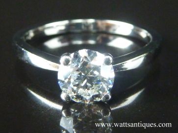 DIAMOND SOLITAIRE RING 