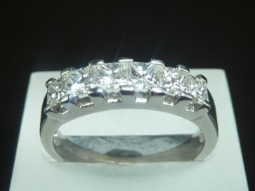 18K PRINCES CUT DIAMOND RING