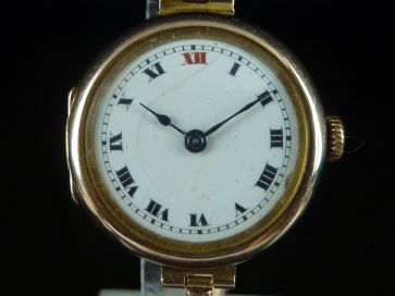 ANTIQUE 9CT GOLD LADIES WATCH 1917