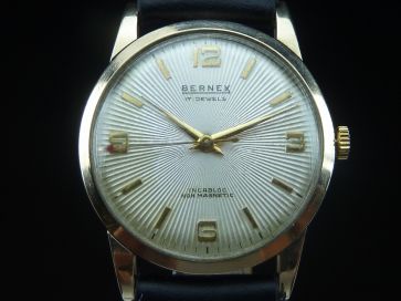 BERNEX 9CT GOLD WATCH 1950s 