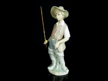 LLADRO BOY GOING FISHING