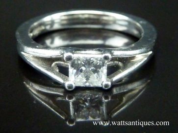 PRINCESS CUT PLATINUM SOLITAIRE RING 