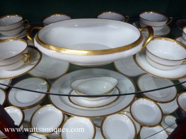 LIMOGES DINNER SERVICE