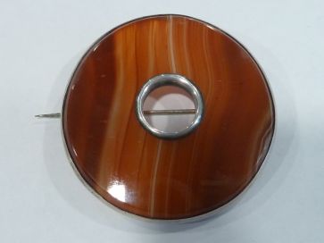 BANDED AGATE BROOCH
