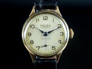 VINTAGE MAJEX 9ct GOLD WATCH 