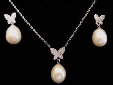 BUTTERFLY PEARL NECKLACE & EARRINGS