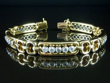 18K GOLD DIAMOND BRACELET